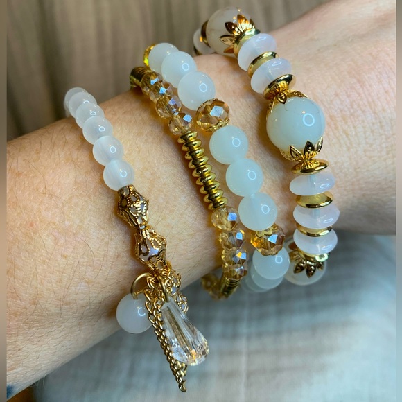 Bracelets - Picture 1 of 3